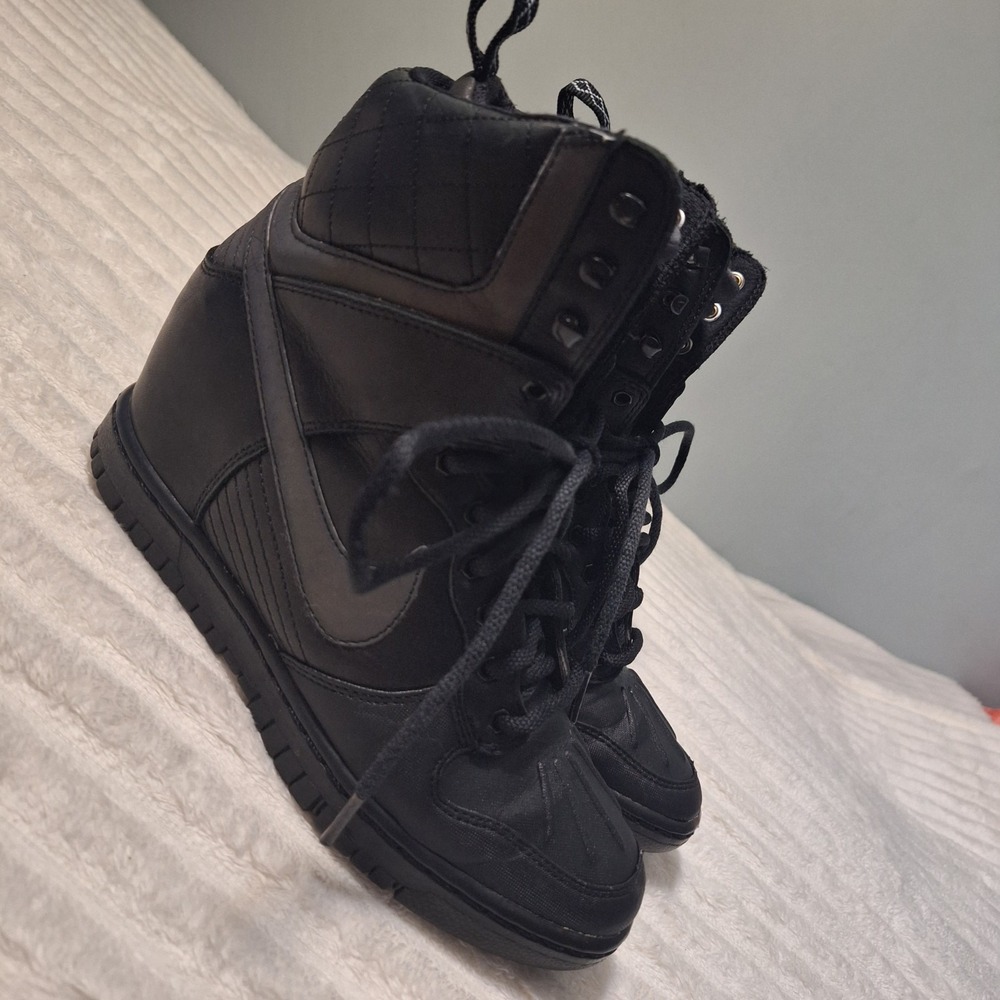Nike Super Sky High Dunk Sneaker Boot Women 7.5  Black Reflective Silver Hip Hop